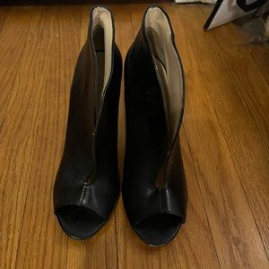 Fergus Black Bootie Heels size 9M